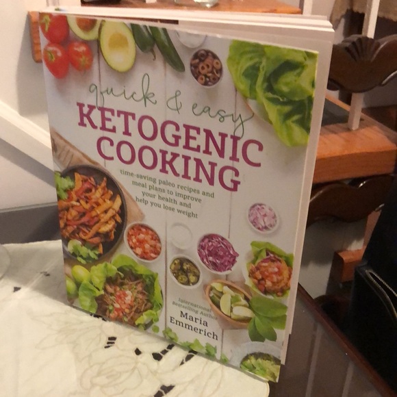 Ketogenic Cooking Book by Maria Emmerich - Picture 2 of 3